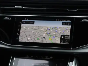 AUDI Q8 45 TDI quattro LM21 Matrix LED AHK HuD Kamera