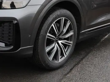 AUDI Q8 45 TDI quattro LM21 Matrix LED AHK HuD Kamera