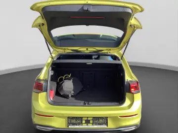 VW Golf GTE PANO AHK SIDE-ASSIST ACC NAVI LED