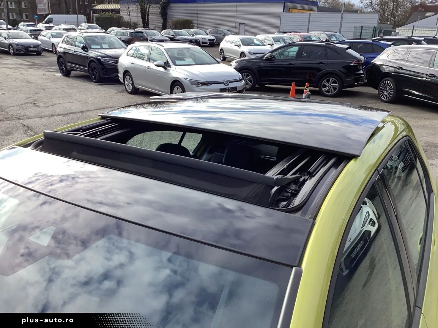 VW Golf GTE PANO AHK SIDE-ASSIST ACC NAVI LED