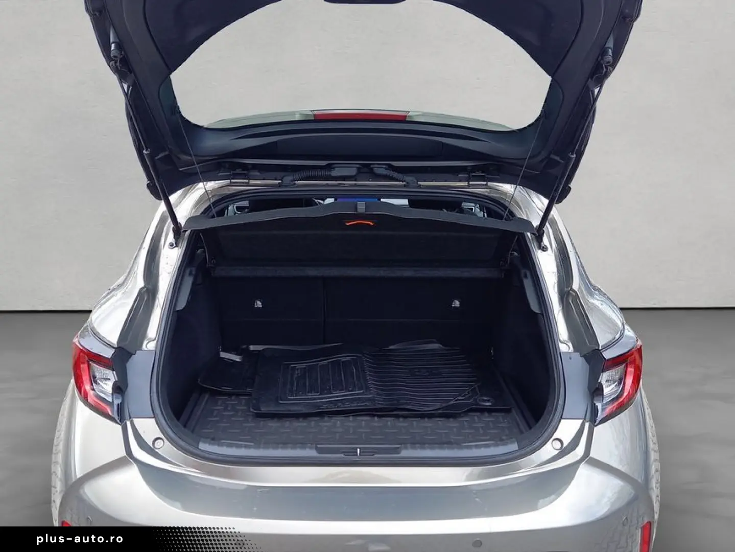 TOYOTA Corolla 2.0 Hybrid Team Deutschland