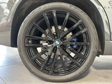 BMW X5 xDrive40d M-Sport NAV LASER PANO AHK H&K 22ZO
