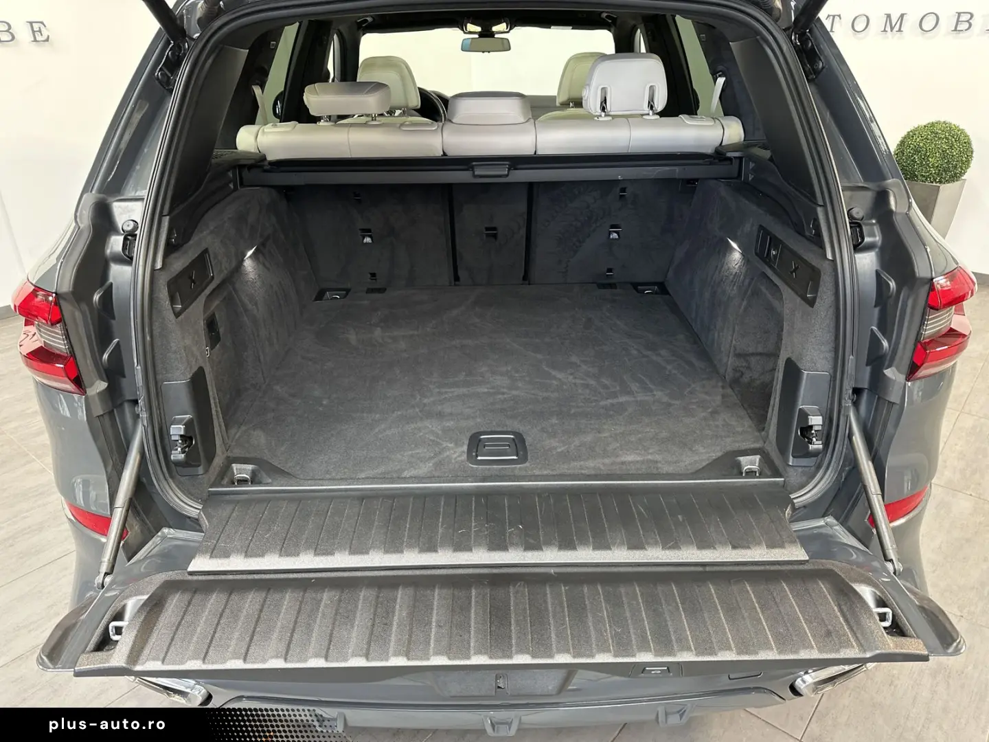 BMW X5 xDrive40d M-Sport NAV LASER PANO AHK H&K 22ZO