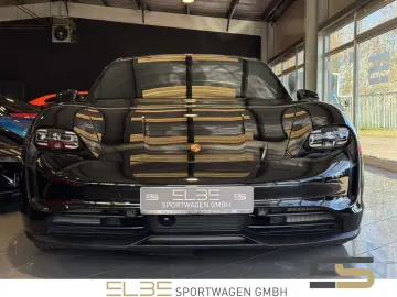 PORSCHE Taycan INNODRIVE BOSE PANO 20ZOLL LUFTFEDERUNG