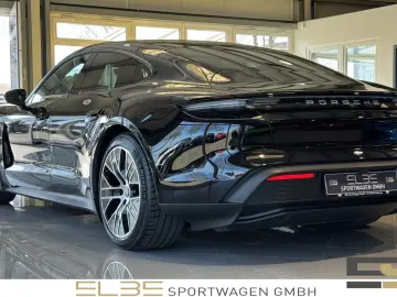 PORSCHE Taycan INNODRIVE BOSE PANO 20ZOLL LUFTFEDERUNG