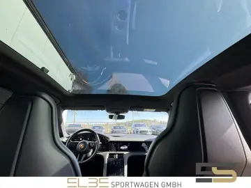 PORSCHE Taycan INNODRIVE BOSE PANO 20ZOLL LUFTFEDERUNG