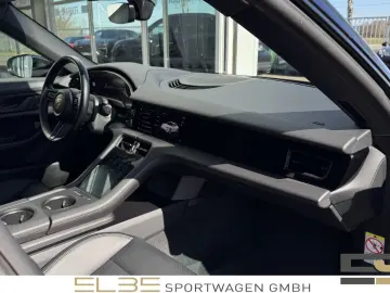 PORSCHE Taycan INNODRIVE BOSE PANO 20ZOLL LUFTFEDERUNG