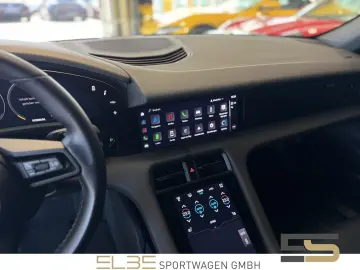 PORSCHE Taycan INNODRIVE BOSE PANO 20ZOLL LUFTFEDERUNG