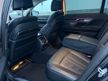 BMW Seria 7 730Ld xDrive MHEV