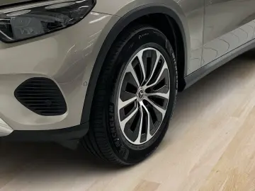 MERCEDES-BENZ GLC 200 4M Coupé  AVANTGARDE AHK MEMO PANO 360