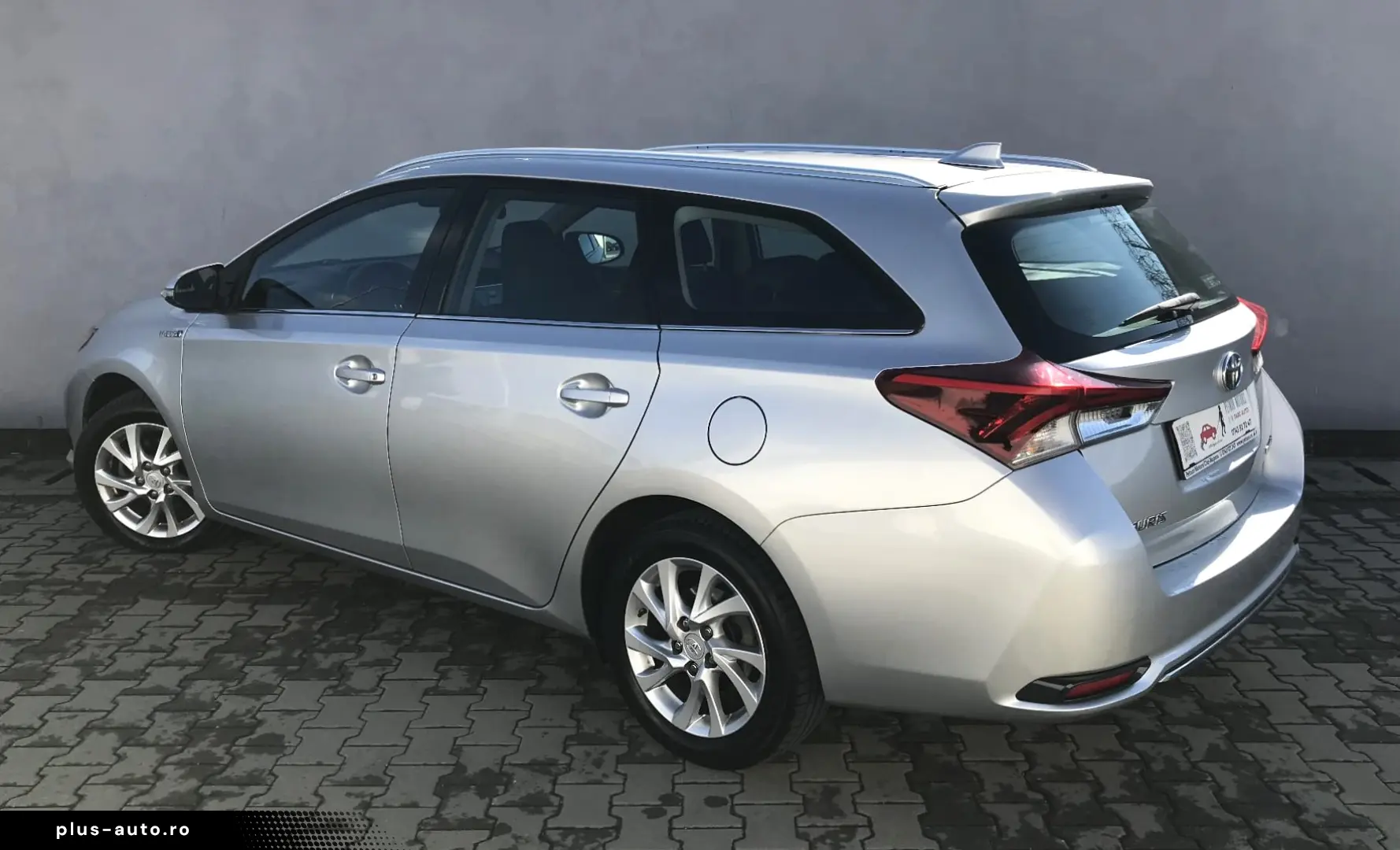 TOYOTA AURIS Touring Sports Business