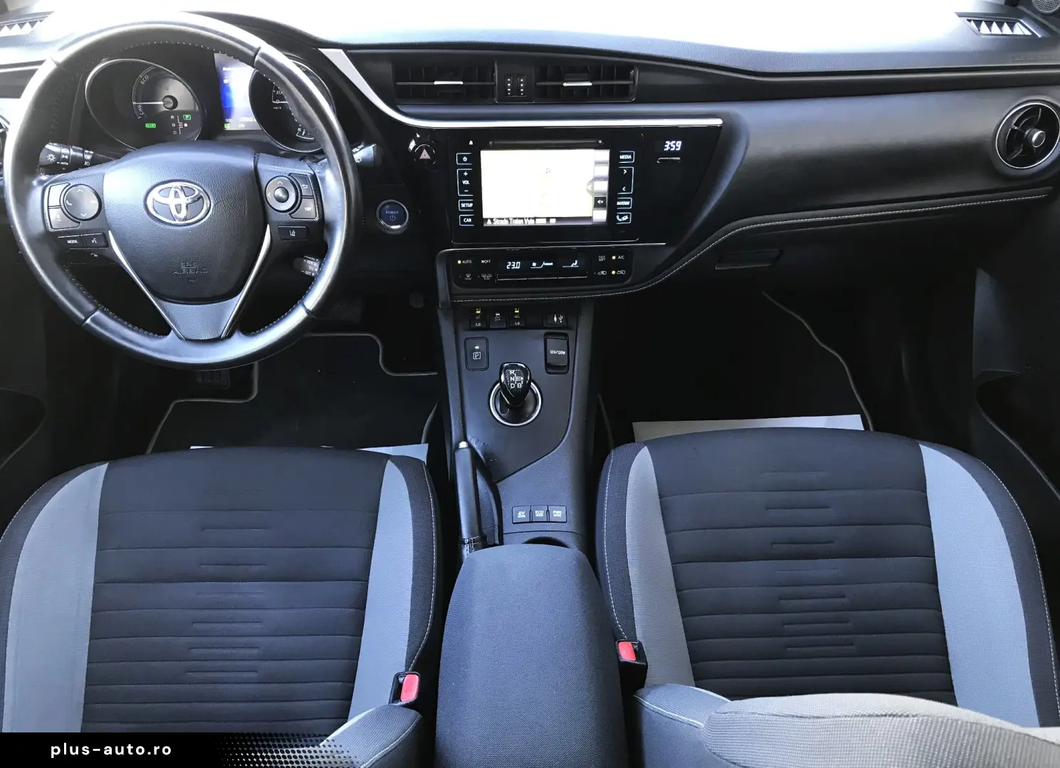 TOYOTA AURIS Touring Sports Business