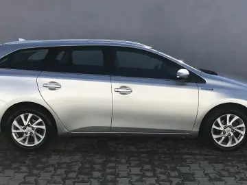 TOYOTA AURIS Touring Sports Business