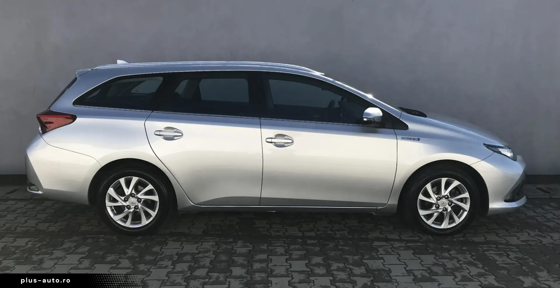 TOYOTA AURIS Touring Sports Business