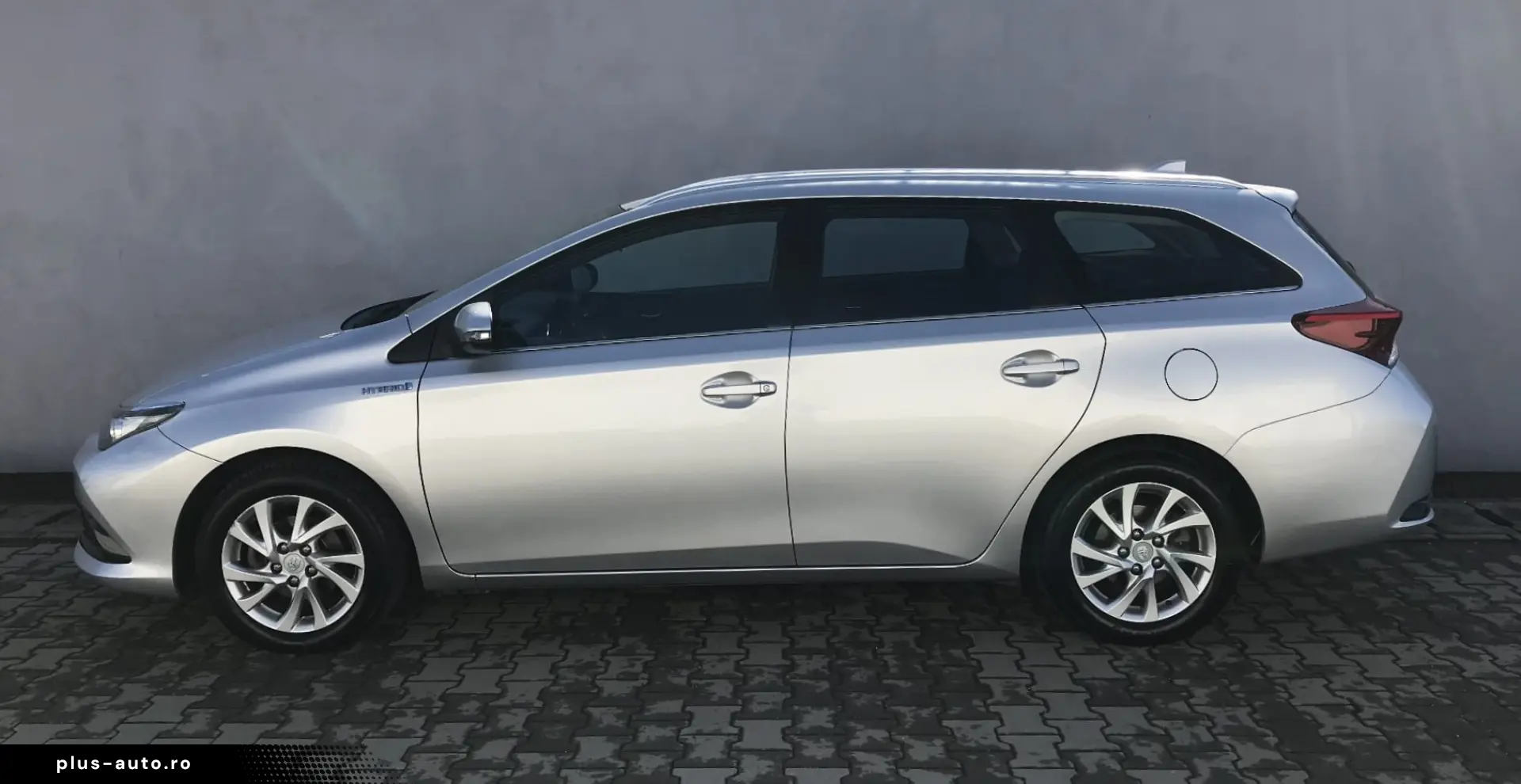 TOYOTA AURIS Touring Sports Business