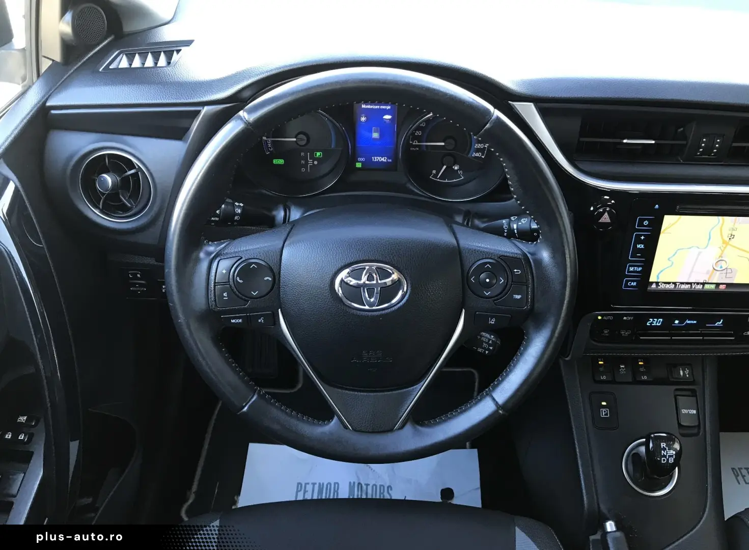 TOYOTA AURIS Touring Sports Business