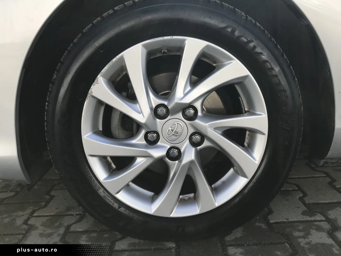 TOYOTA AURIS Touring Sports Business