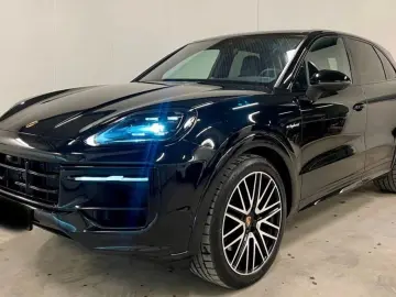 PORSCHE Cayenne E-Hybrid Sport-Design-Paket PANO 360