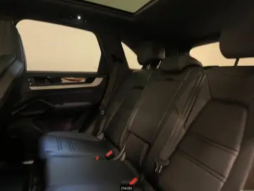 PORSCHE Cayenne E-Hybrid Sport-Design-Paket PANO 360