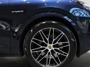 PORSCHE Cayenne Coupe E-Hybrid