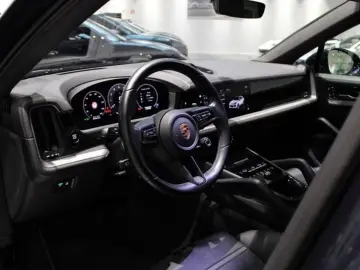 PORSCHE Cayenne Coupe E-Hybrid