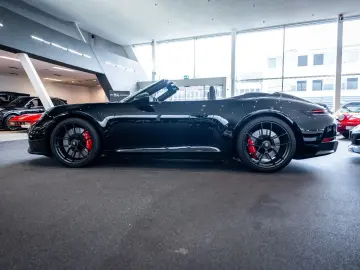 PORSCHE 911 Carrera 4 GTS Cabriolet VAT Lift Bose