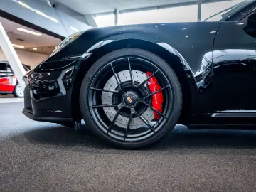 PORSCHE 911 Carrera 4 GTS Cabriolet VAT Lift Bose