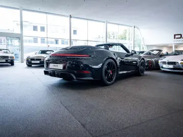 PORSCHE 911 Carrera 4 GTS Cabriolet VAT Lift Bose