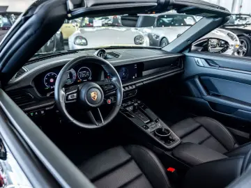 PORSCHE 911 Carrera 4 GTS Cabriolet VAT Lift Bose