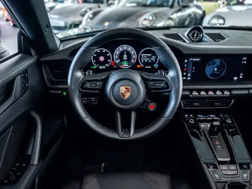 PORSCHE 911 Carrera 4 GTS Cabriolet VAT Lift Bose