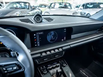 PORSCHE 911 Carrera 4 GTS Cabriolet VAT Lift Bose