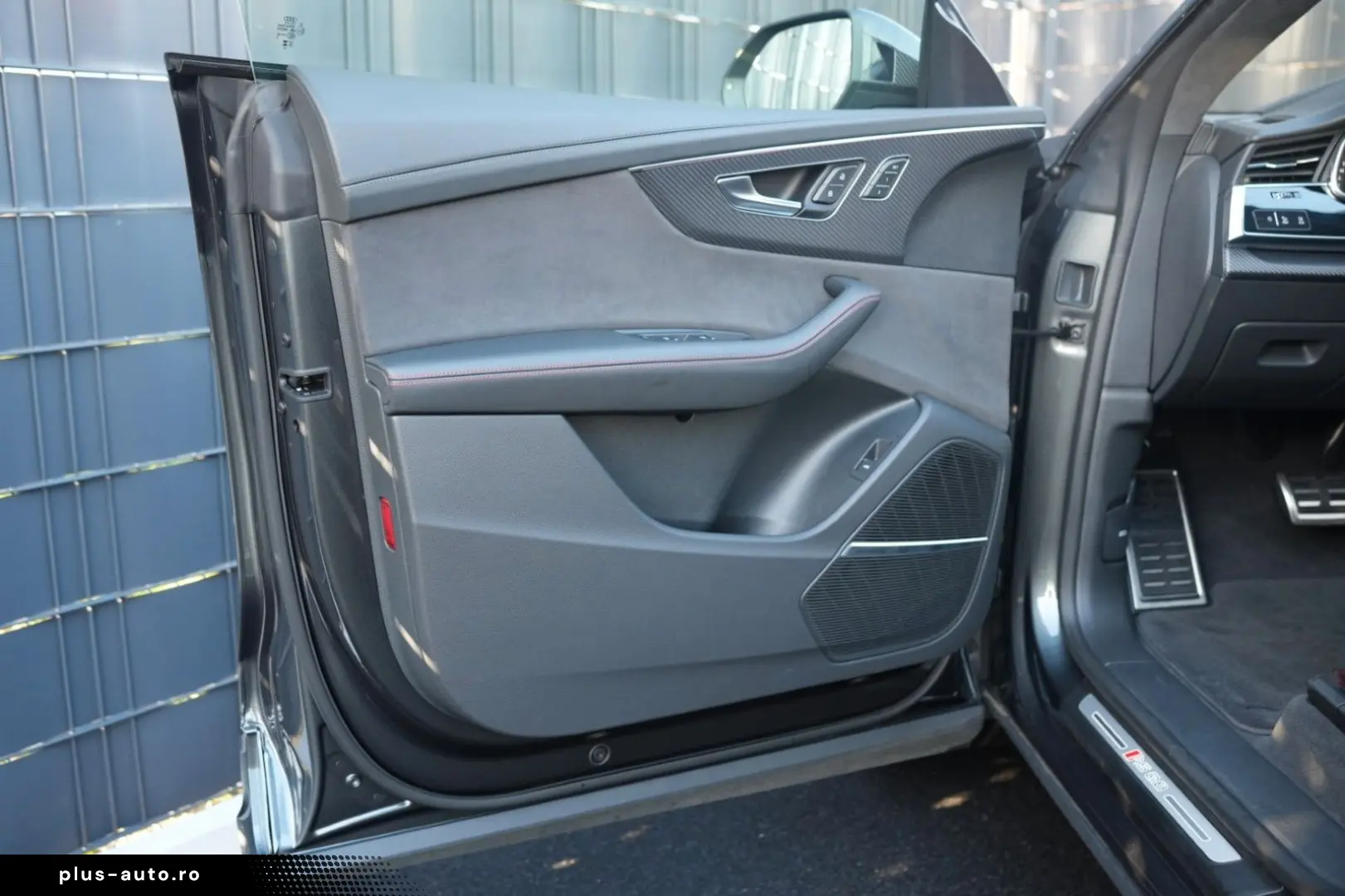 AUDI RS Q8 4.0 TFSI quattro CARBON EXCLUSIVE NIGHTVIS