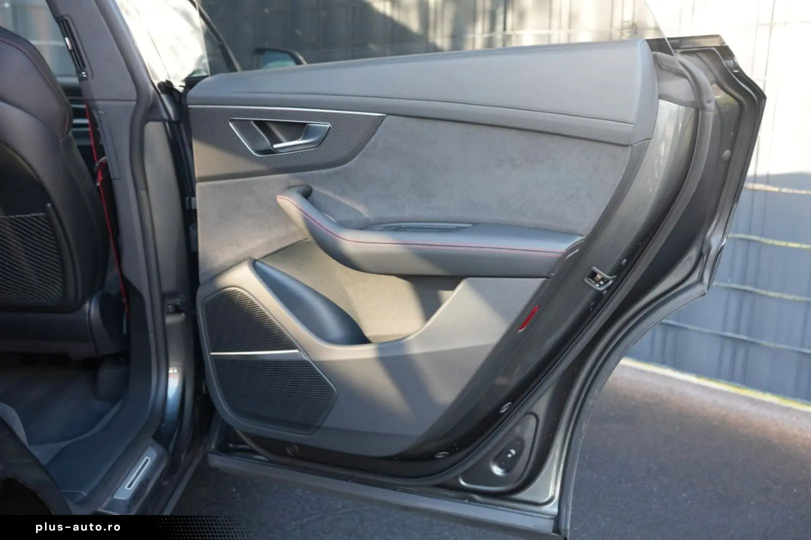 AUDI RS Q8 4.0 TFSI quattro CARBON EXCLUSIVE NIGHTVIS