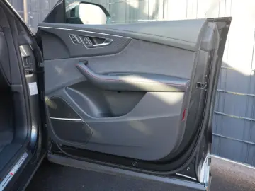 AUDI RS Q8 4.0 TFSI quattro CARBON EXCLUSIVE NIGHTVIS