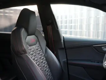 AUDI RS Q8 4.0 TFSI quattro CARBON EXCLUSIVE NIGHTVIS