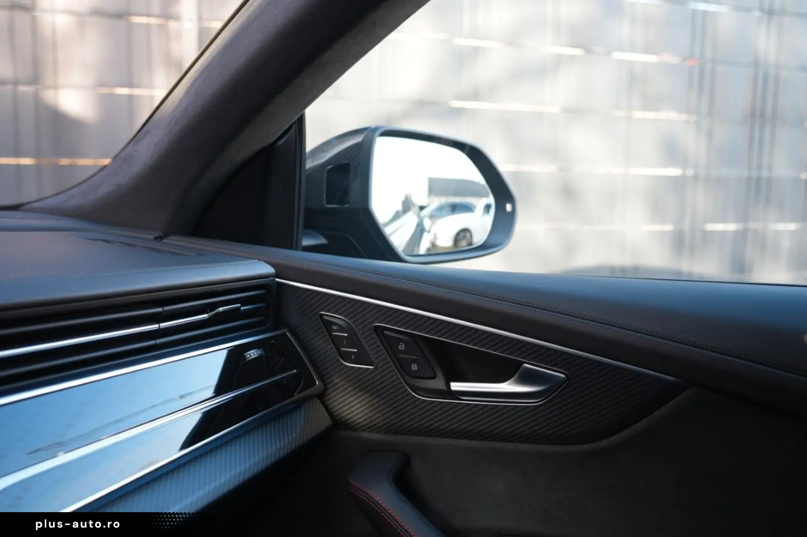 AUDI RS Q8 4.0 TFSI quattro CARBON EXCLUSIVE NIGHTVIS