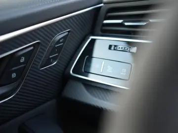 AUDI RS Q8 4.0 TFSI quattro CARBON EXCLUSIVE NIGHTVIS