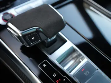 AUDI RS Q8 4.0 TFSI quattro CARBON EXCLUSIVE NIGHTVIS