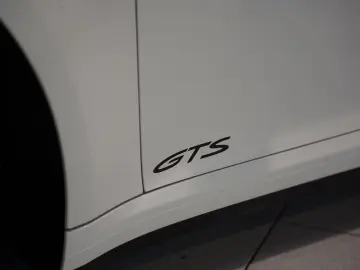 PORSCHE 911 (992) Carrera GTS  918 Sitze Carbondach  1.H