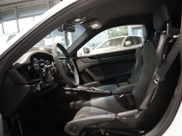 PORSCHE 911 (992) Carrera GTS  918 Sitze Carbondach  1.H