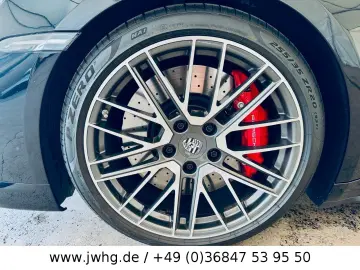 PORSCHE 911 Turbo Cabrio 1. HAND UNFALLFREI BOSE PASM