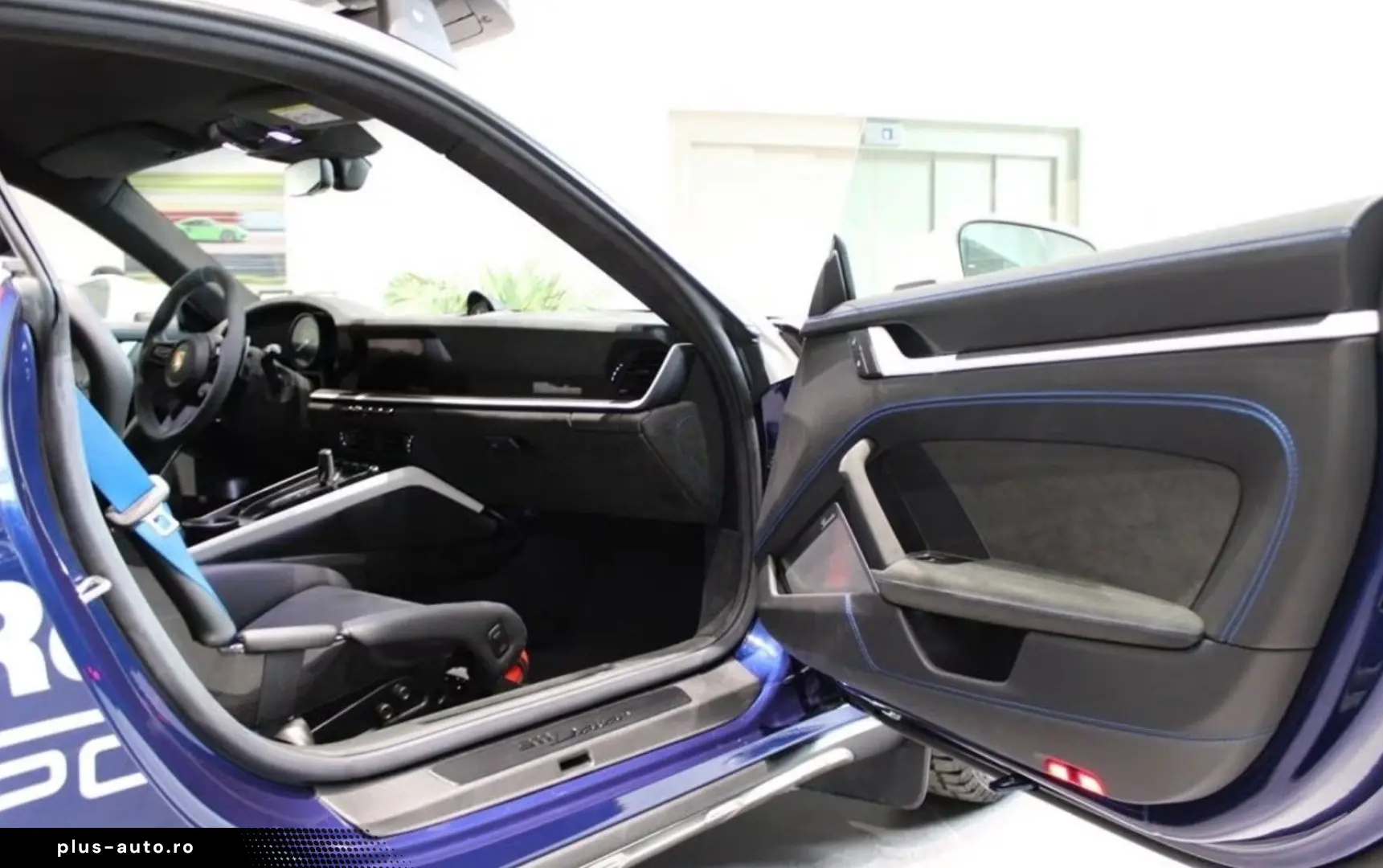 PORSCHE 911 992 Dakar