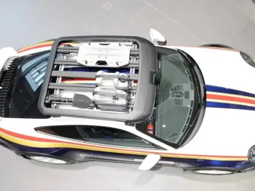 PORSCHE 911 992 Dakar