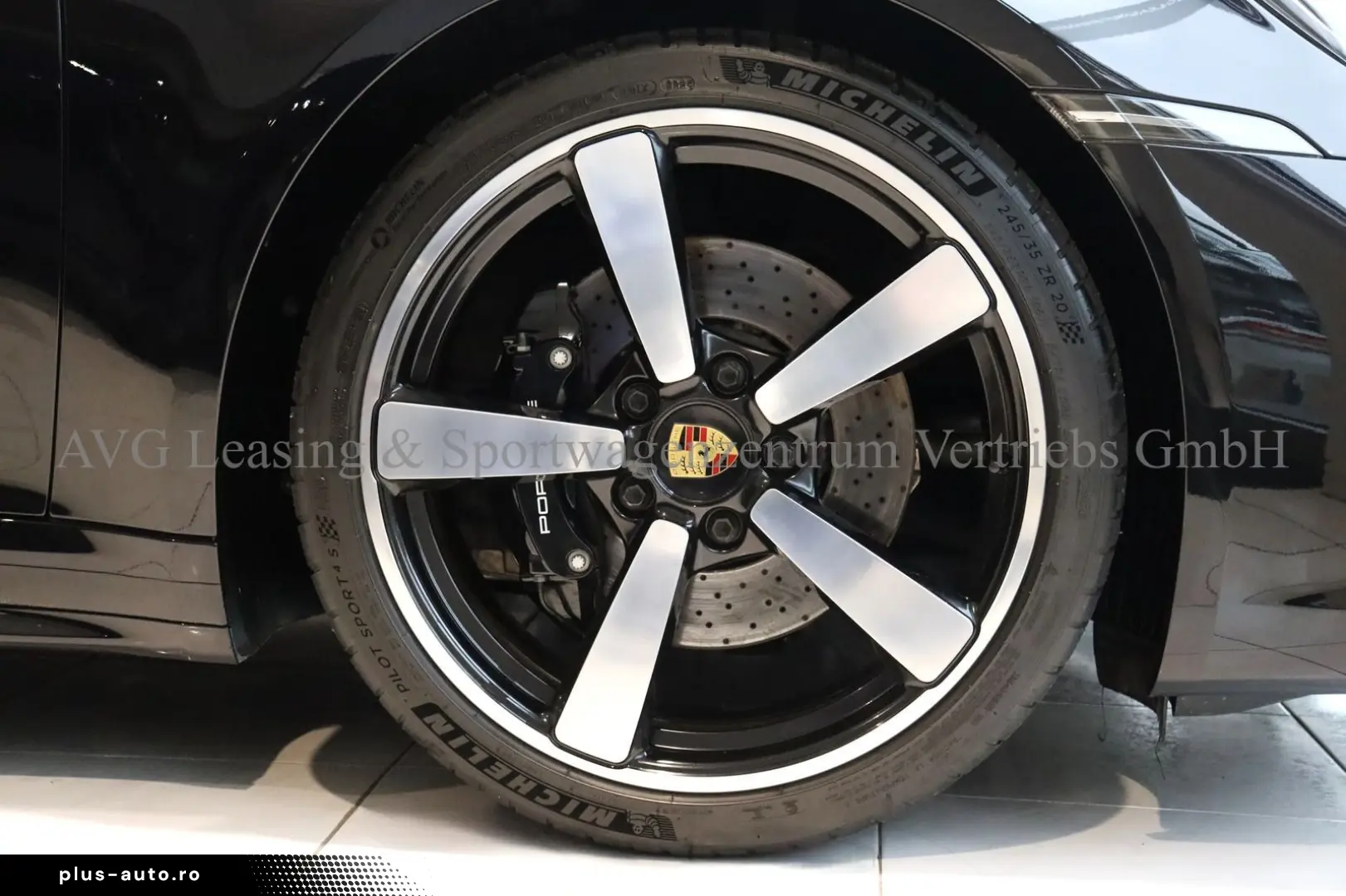 PORSCHE 992 911 Targa 4S Heritage Pepita SportDesign 1HD