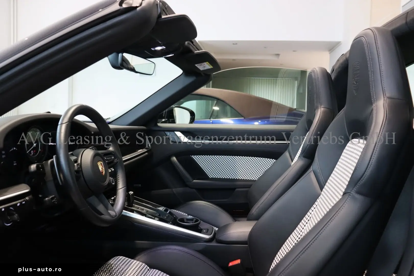 PORSCHE 992 911 Targa 4S Heritage Pepita SportDesign 1HD