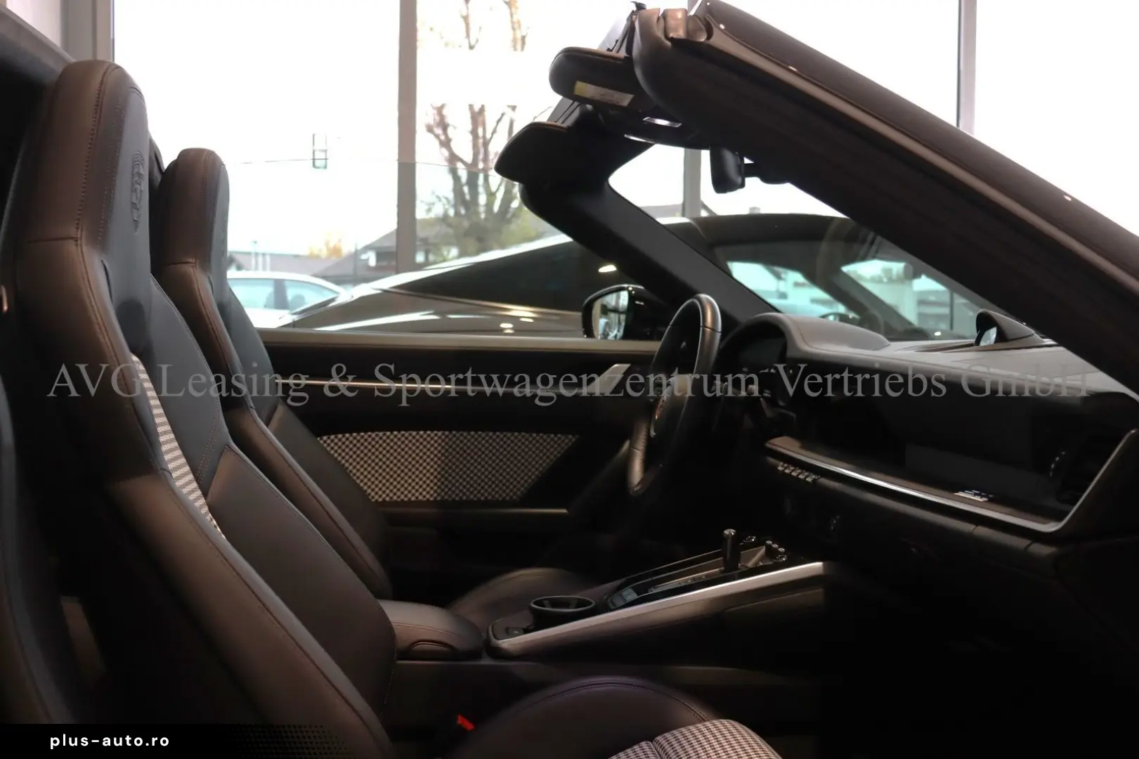 PORSCHE 992 911 Targa 4S Heritage Pepita SportDesign 1HD