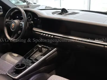 PORSCHE 992 911 Targa 4S Heritage Pepita SportDesign 1HD