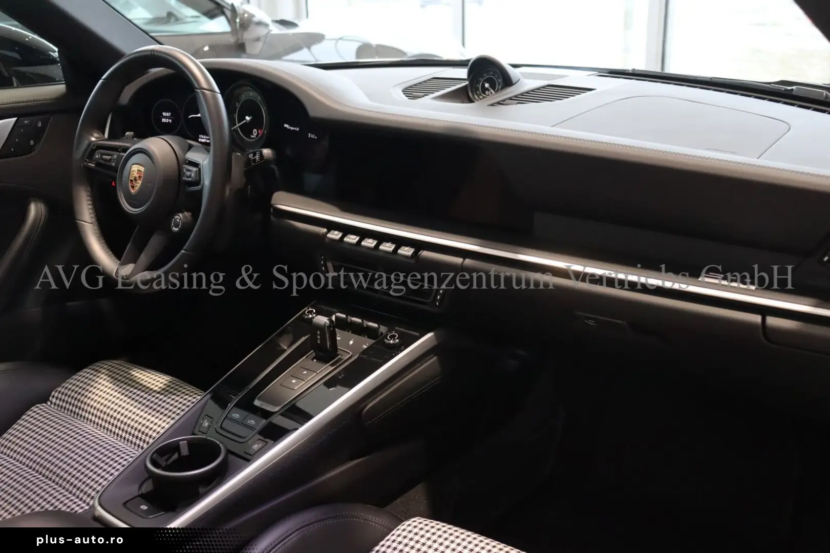 PORSCHE 992 911 Targa 4S Heritage Pepita SportDesign 1HD