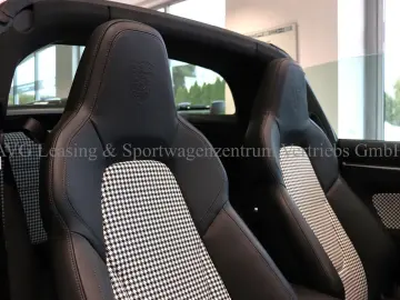 PORSCHE 992 911 Targa 4S Heritage Pepita SportDesign 1HD