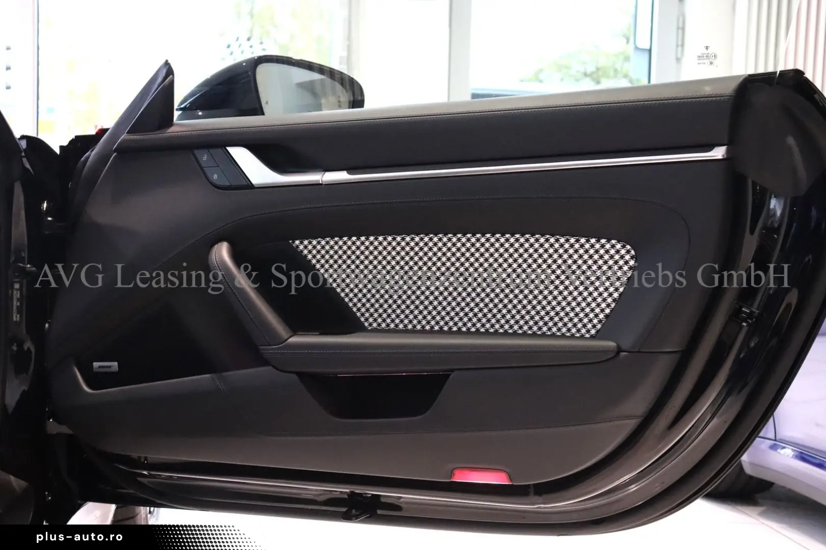 PORSCHE 992 911 Targa 4S Heritage Pepita SportDesign 1HD